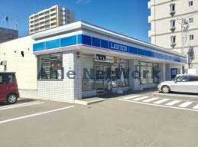 ローソン札幌北17東三丁目店(コンビニ)まで200m Flieder Garten　フリーダーガルテン