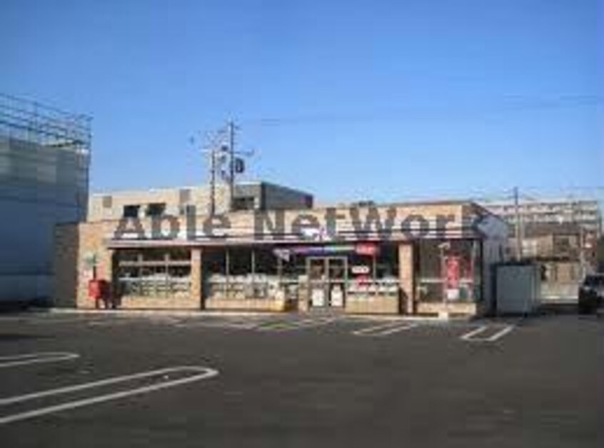 セブンイレブン札幌北33条店(コンビニ)まで333m N32　B棟