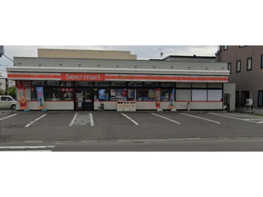 セイコーマート大学村店(コンビニ)まで428m フラットJ北24条東