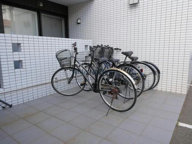  nid・sud　ニスード