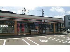 セブンイレブン札幌北インター店(コンビニ)まで142m BASE　N33　ベースN33