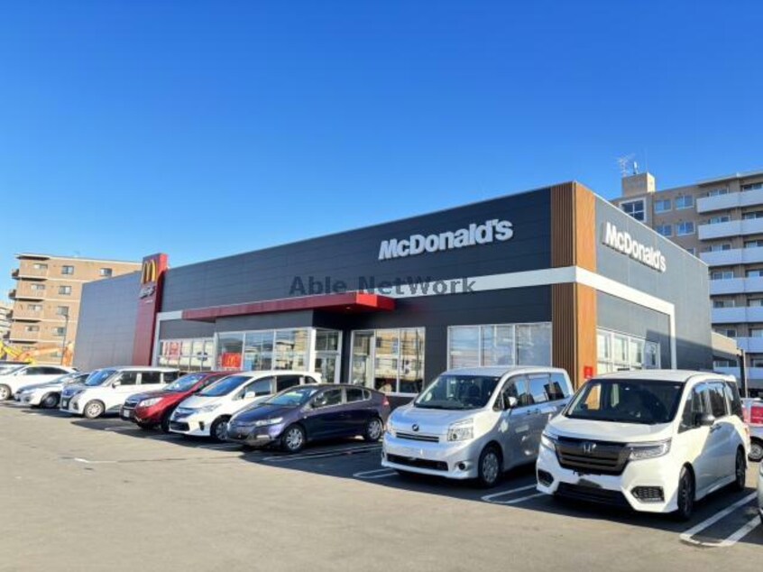 マクドナルド南新川店(その他飲食（ファミレスなど）)まで484m ハイツコロナードⅢ
