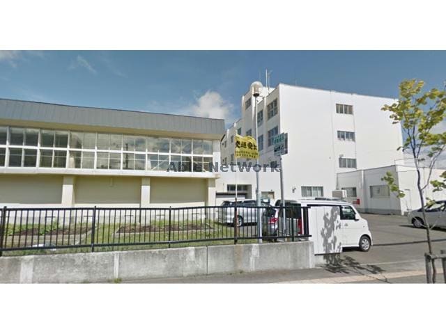 札幌市立白楊小学校(小学校)まで626m アルファスクエア北22