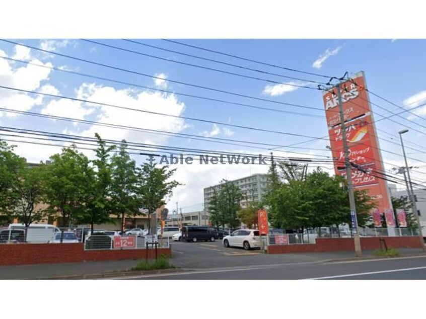 ツルハドラッグ北24条西店(ドラッグストア)まで321m Pine hills北23条