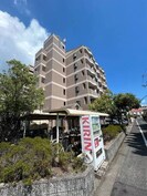 パーク三同の外観