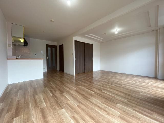 リビング ロイヤルコーポ・サノ