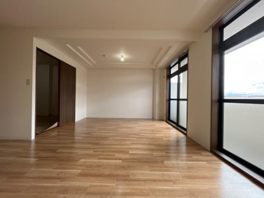 リビング ロイヤルコーポ・サノ