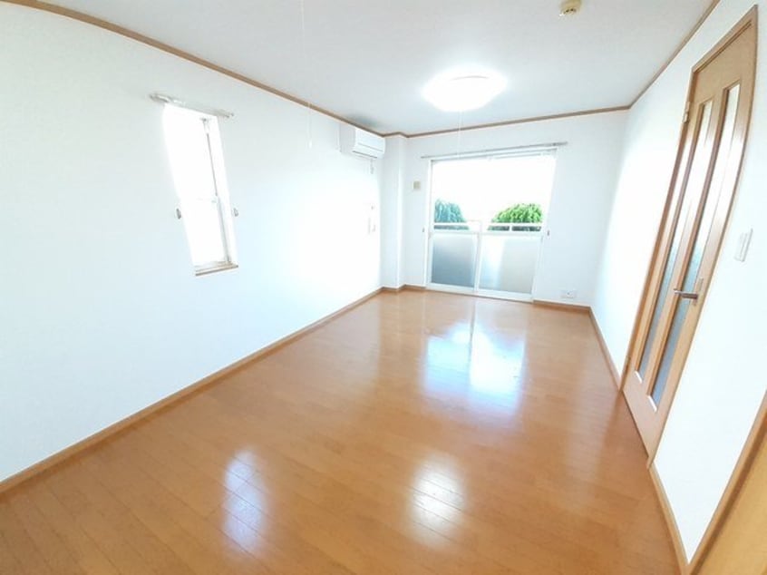  ニルヴァーナ　ビエンネ