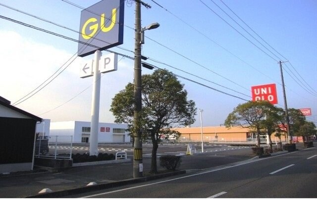 ＧＵ・ユニクロまで500m ツインシャトーＢ