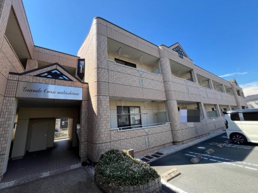 外観写真（昼） グランドウルス中島