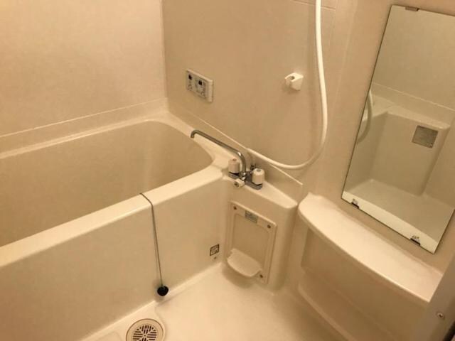 バス（イメージ） ウィステリア