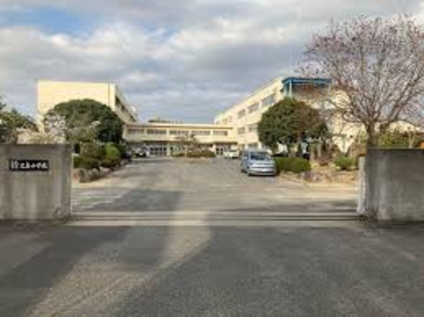 倉敷市立乙島小学校(小学校)まで1132m アルモニー乙島