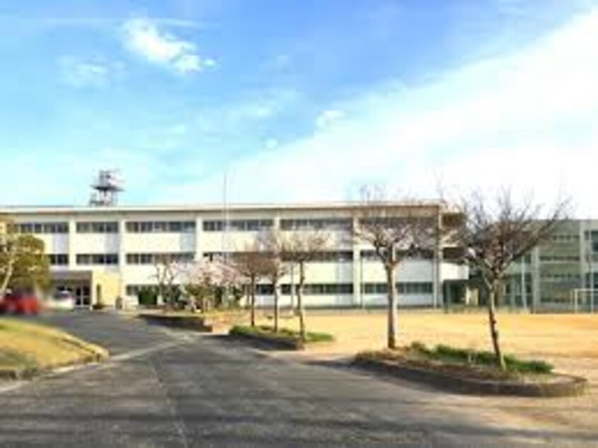 倉敷市立船穂中学校(中学校/中等教育学校)まで2146m フェリオ