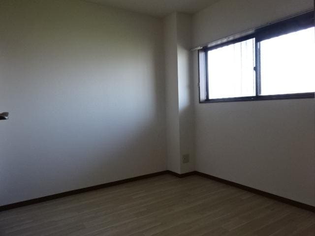 洋室 サニーパレス末友