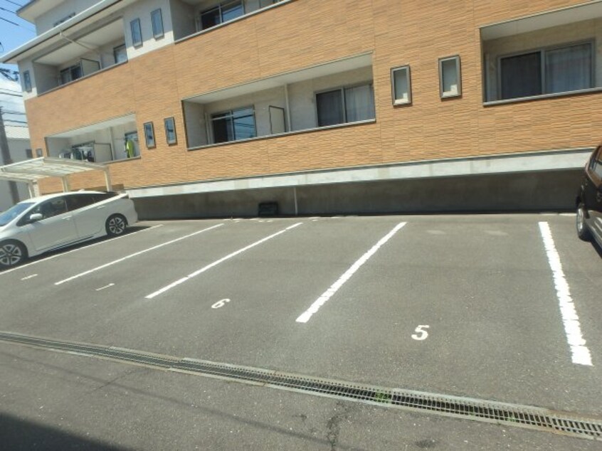 松島　クレストウッド　1R+ロフト　駐車場 クレストウッド