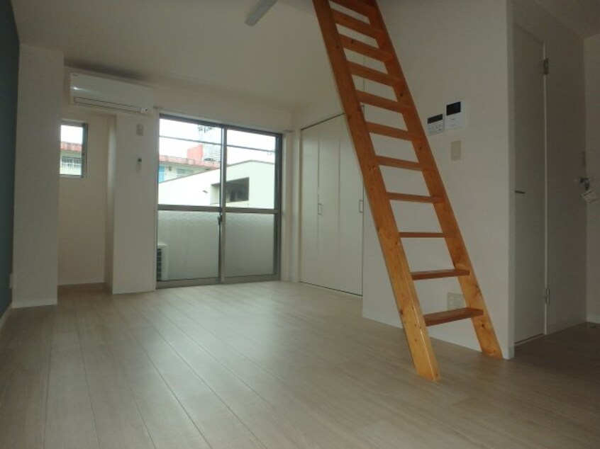 松島　クレストウッド　1R+ロフト　洋室 クレストウッド