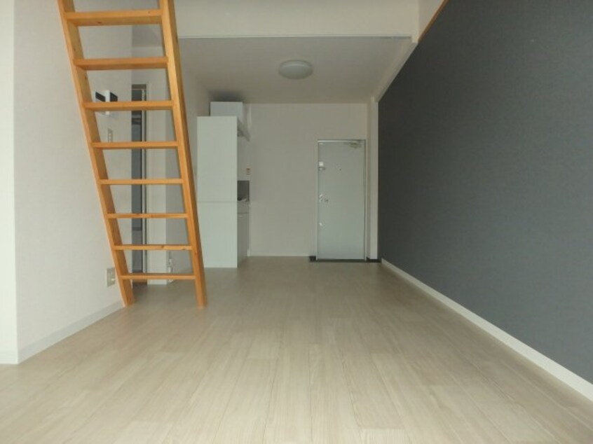 松島　クレストウッド　1R+ロフト　洋室 クレストウッド