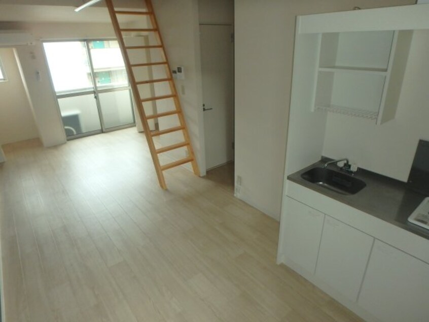 松島　クレストウッド　1R+ロフト　洋室 クレストウッド