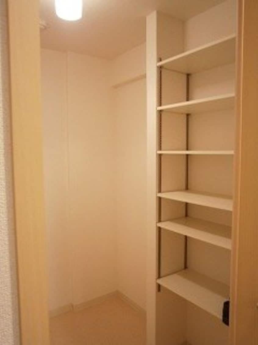  アーレア　アレス