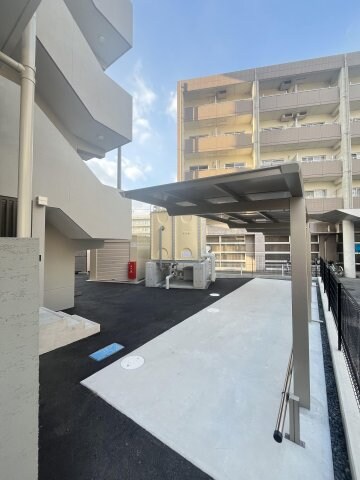 清潔なエントランスです S place bld.