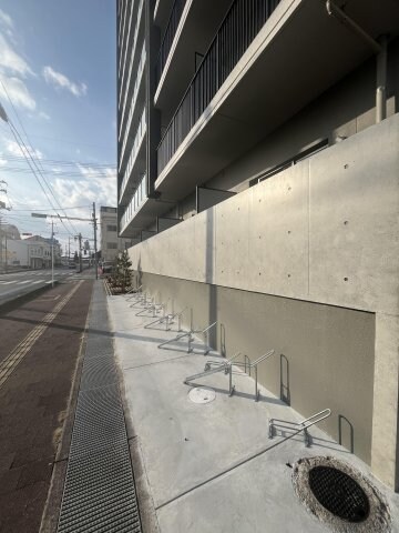 毎日通るエントランスはこのようになっています S place bld.