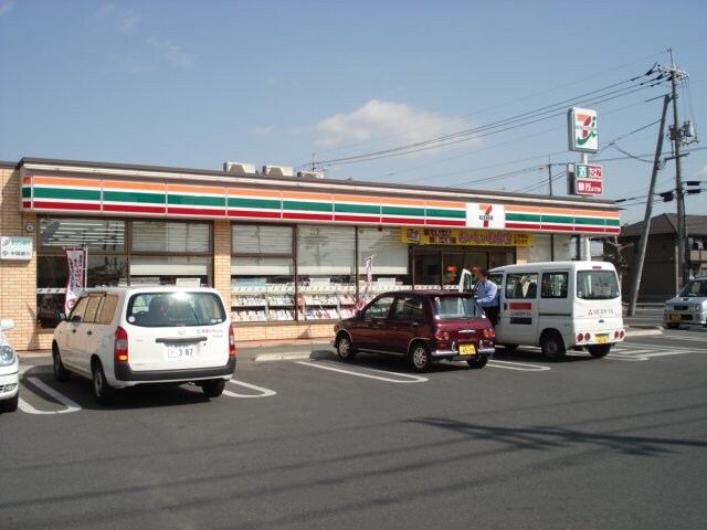 セブンイレブン倉敷連島中央1丁目店まで233ｍ レガート