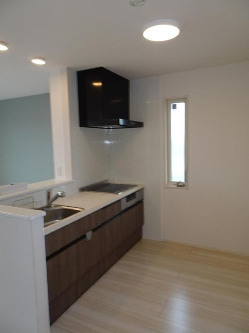  山陽本線（中国）/西阿知駅 徒歩9分 1階 築6年