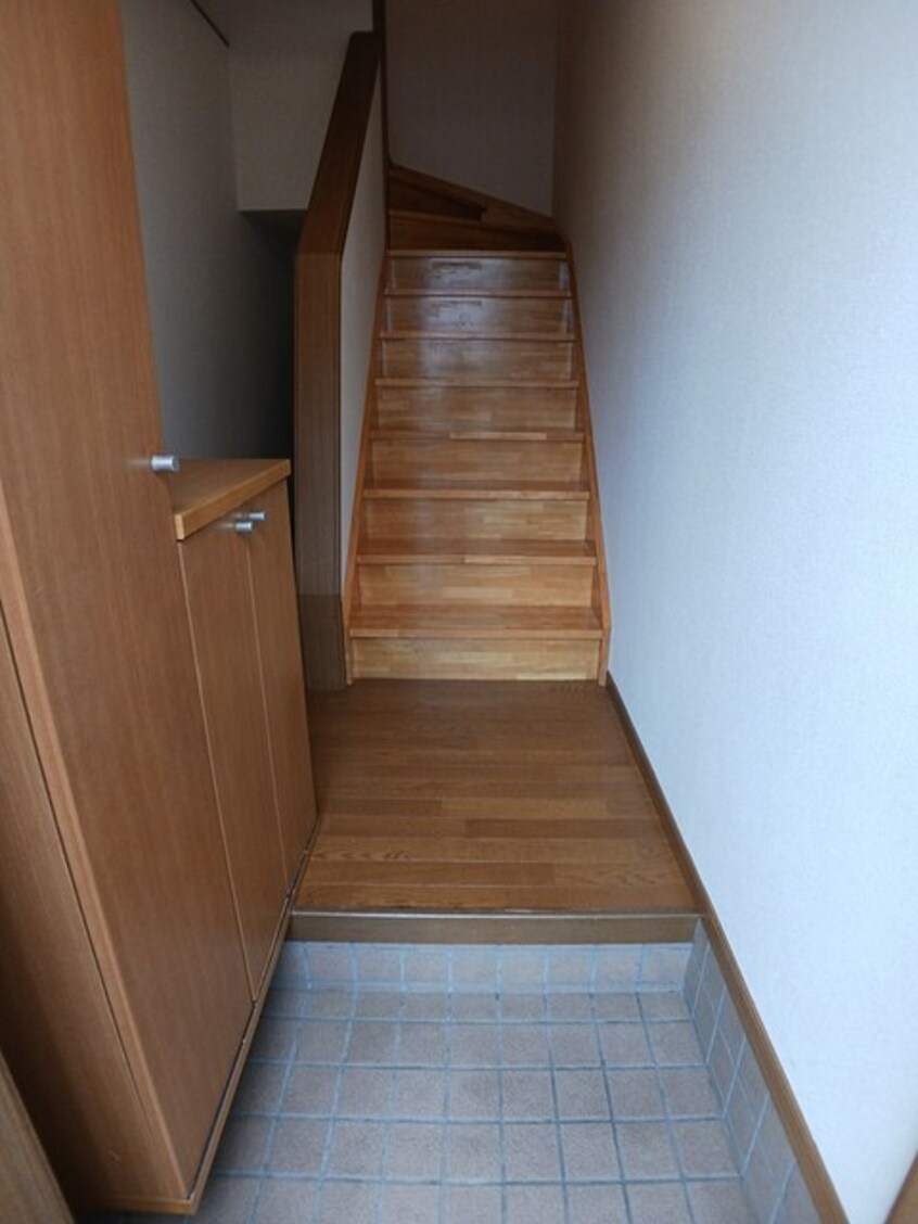  レーベン中畝　Ｄ