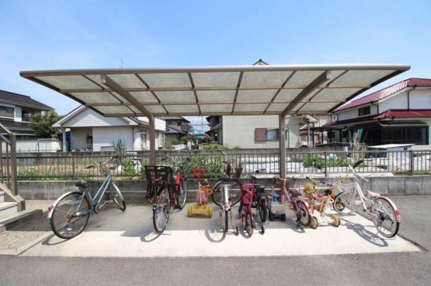  リバティ中島 A