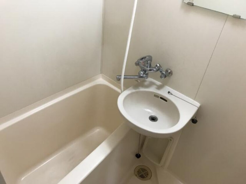 バス／シャワールーム等 山陽本線（中国）/倉敷駅 徒歩9分 2階 築28年