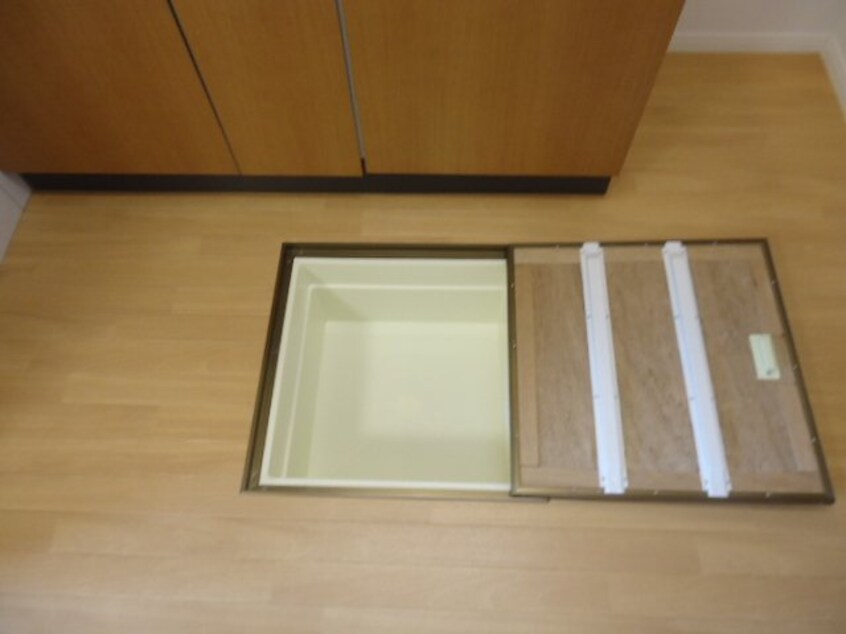 床下収納 ウィスターリア