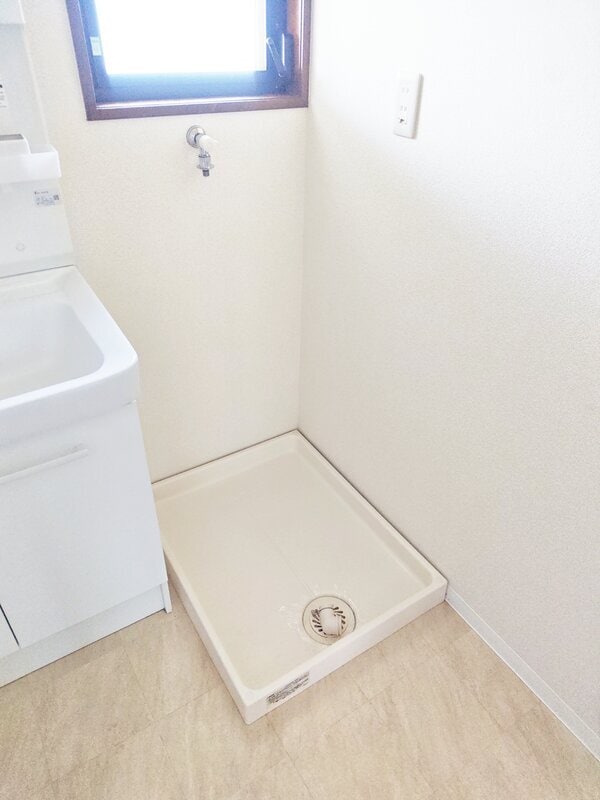  オノ・フラッツ