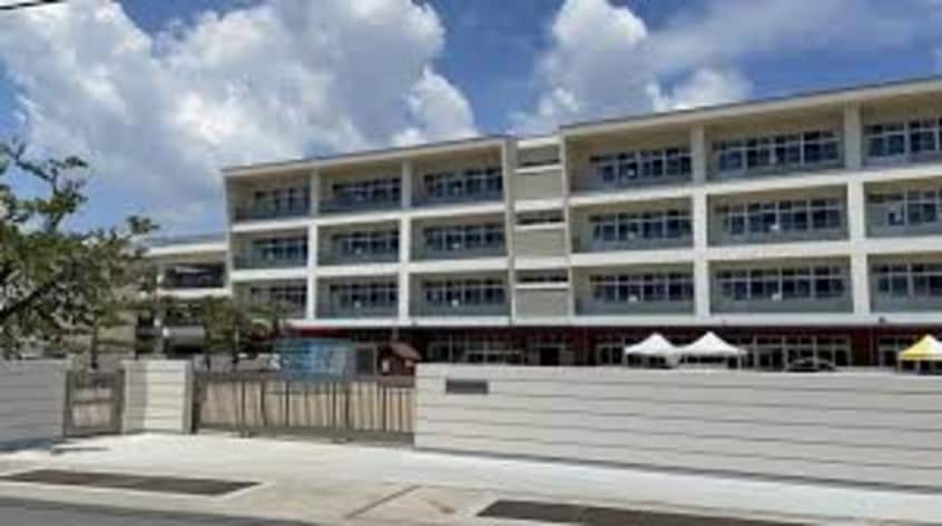 倉敷市立西阿知幼稚園(幼稚園/保育園)まで1327m プラドールみるしまＢ棟