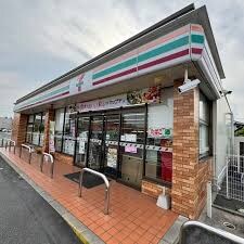 セブンイレブン 新倉敷駅前3丁目店(コンビニ)まで411m ヴェルニパレ