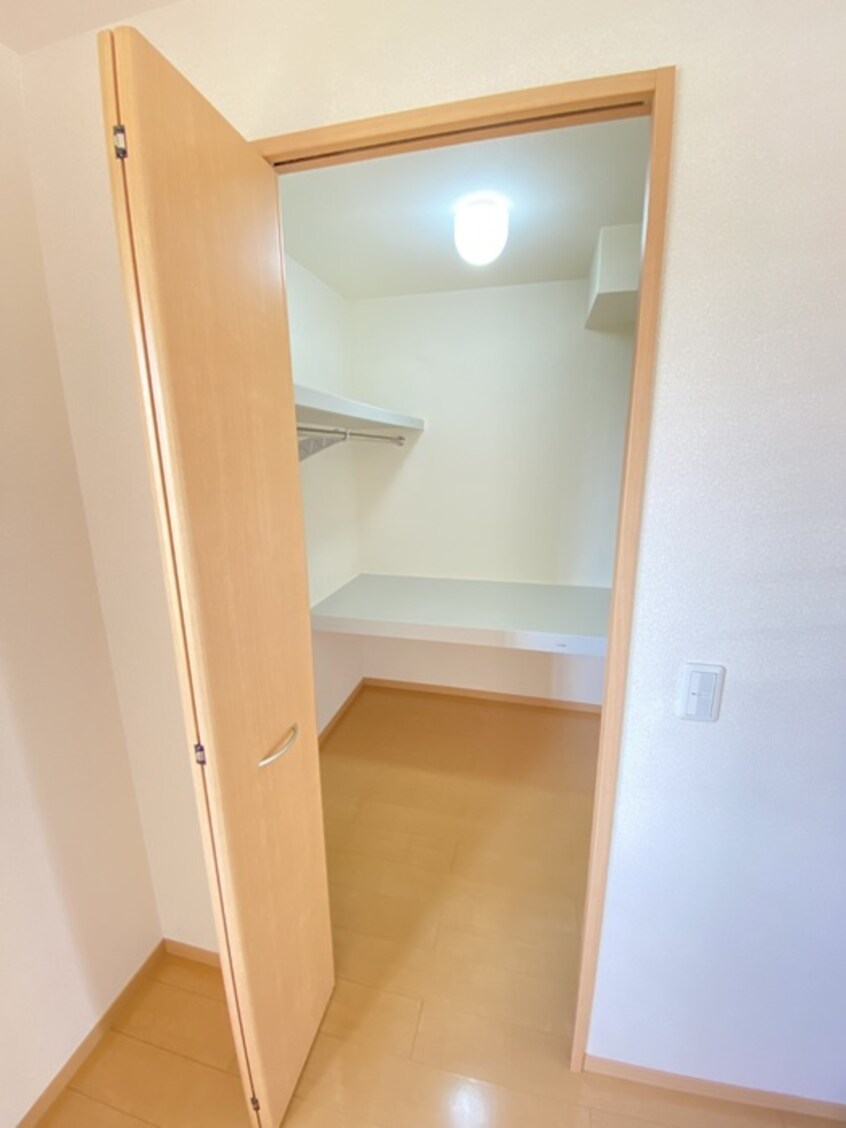  ブィラ　ハッピネス　Ｂ棟