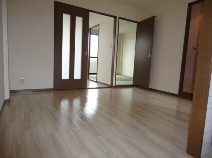 リビング ロイヤルハイツ６９２