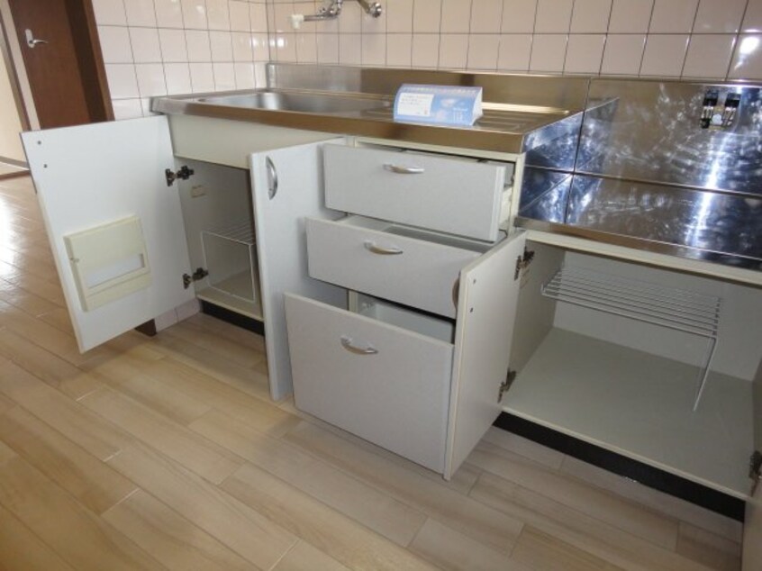 キッチン ロイヤルハイツ６９２