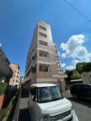 パーク三同の外観