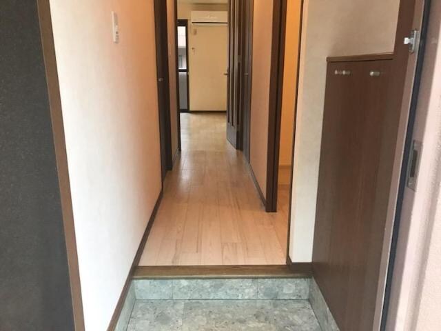 玄関 イターナル壱番館