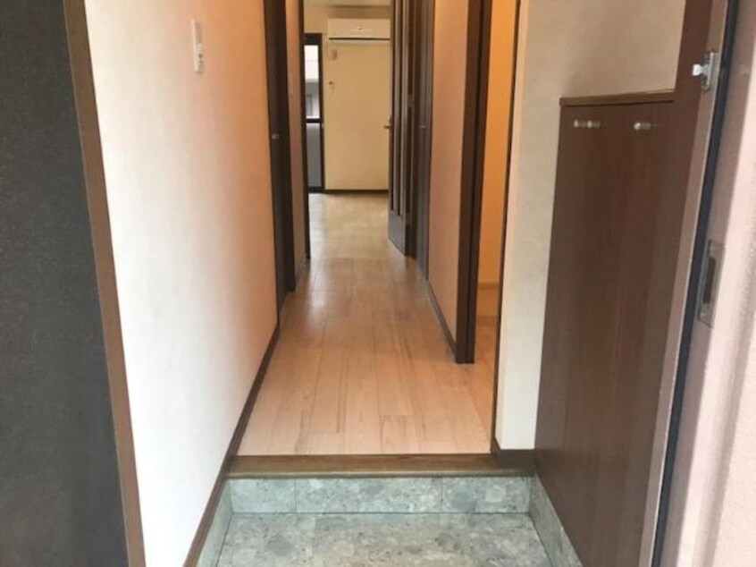 玄関 イターナル壱番館