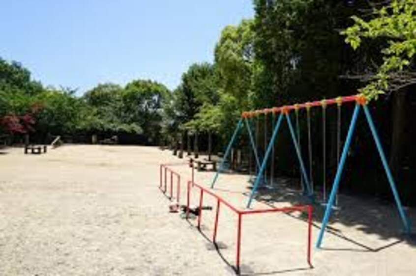 足高公園(公園)まで412m セントリビエ