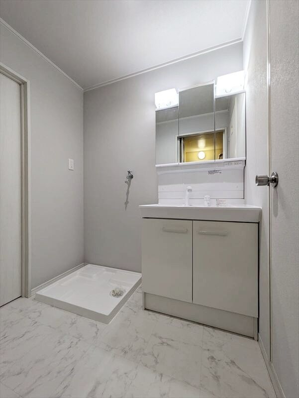  プラティア板谷A棟