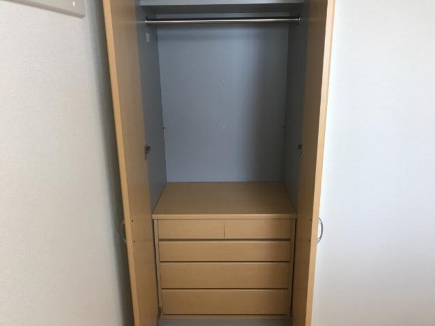 収納 プリムロウズコート