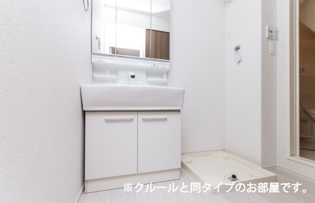  リバーサイドパレス　Ｍ