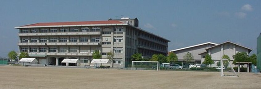 倉敷市立連島南中学校(中学校/中等教育学校)まで1443m 山陽本線（中国）/新倉敷駅 徒歩54分 1階 築29年