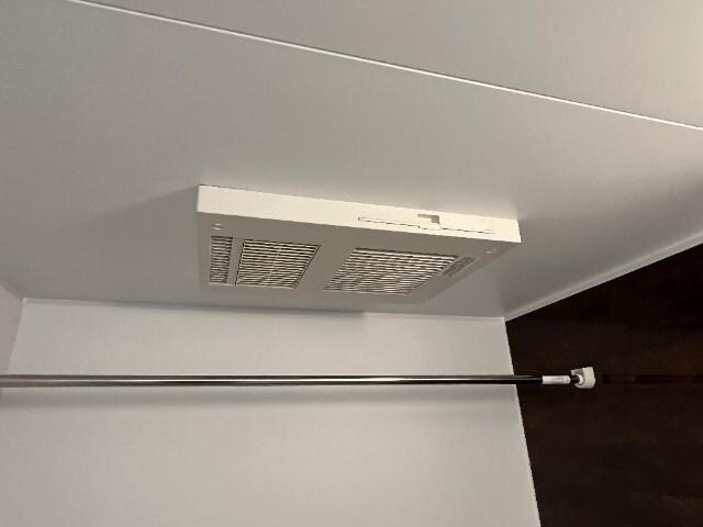 浴室乾燥機 山陽本線（中国）/倉敷駅 バス8分西中学校前下車:停歩5分 2階 築2年