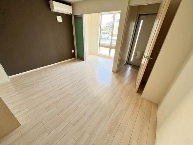 リビング 山陽本線（中国）/岡山駅 バス31分砂場十字路下車:停歩8分 1階 築3年