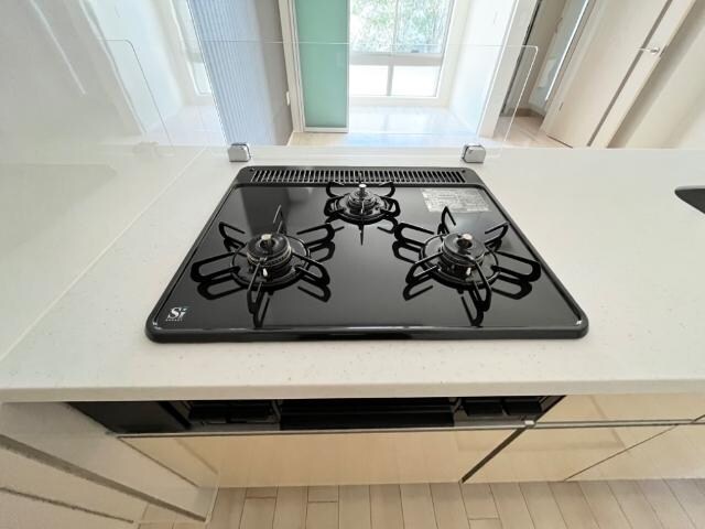 ガスコンロ 山陽本線（中国）/岡山駅 バス31分砂場十字路下車:停歩8分 1階 築3年