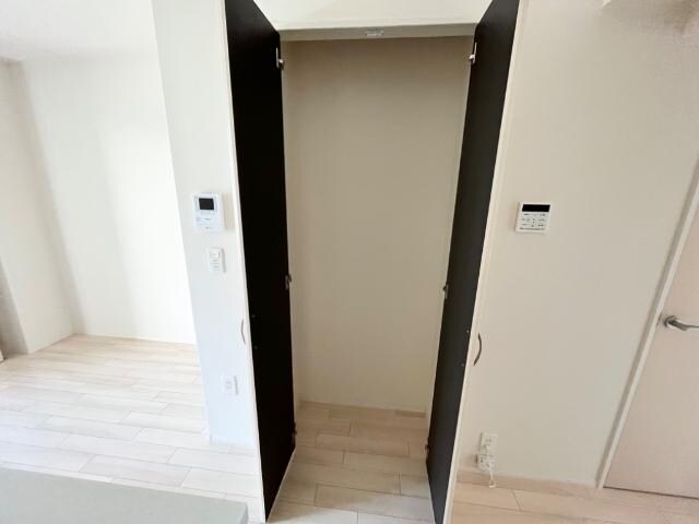 リビング収納 山陽本線（中国）/岡山駅 バス31分砂場十字路下車:停歩8分 1階 築3年