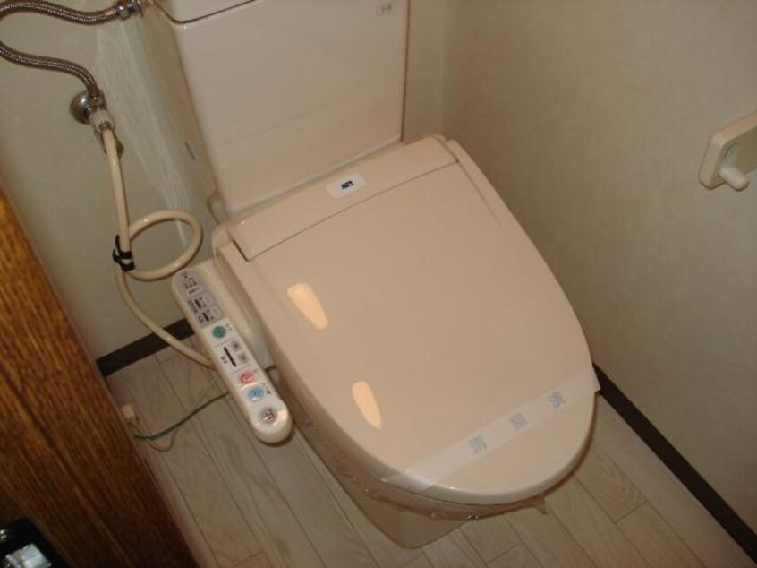 シャワー付トイレ 山陽本線（中国）/倉敷駅 バス18分日間下車:停歩5分 2階 築27年